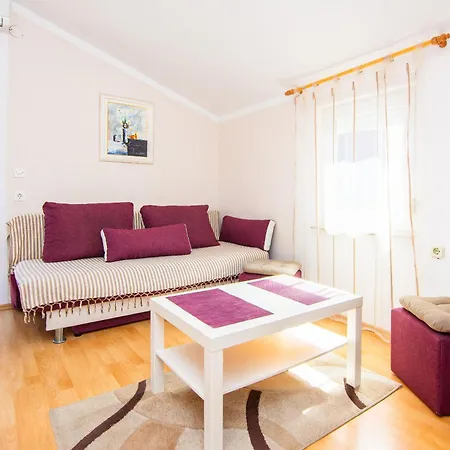 Milatovic Apartment Vir